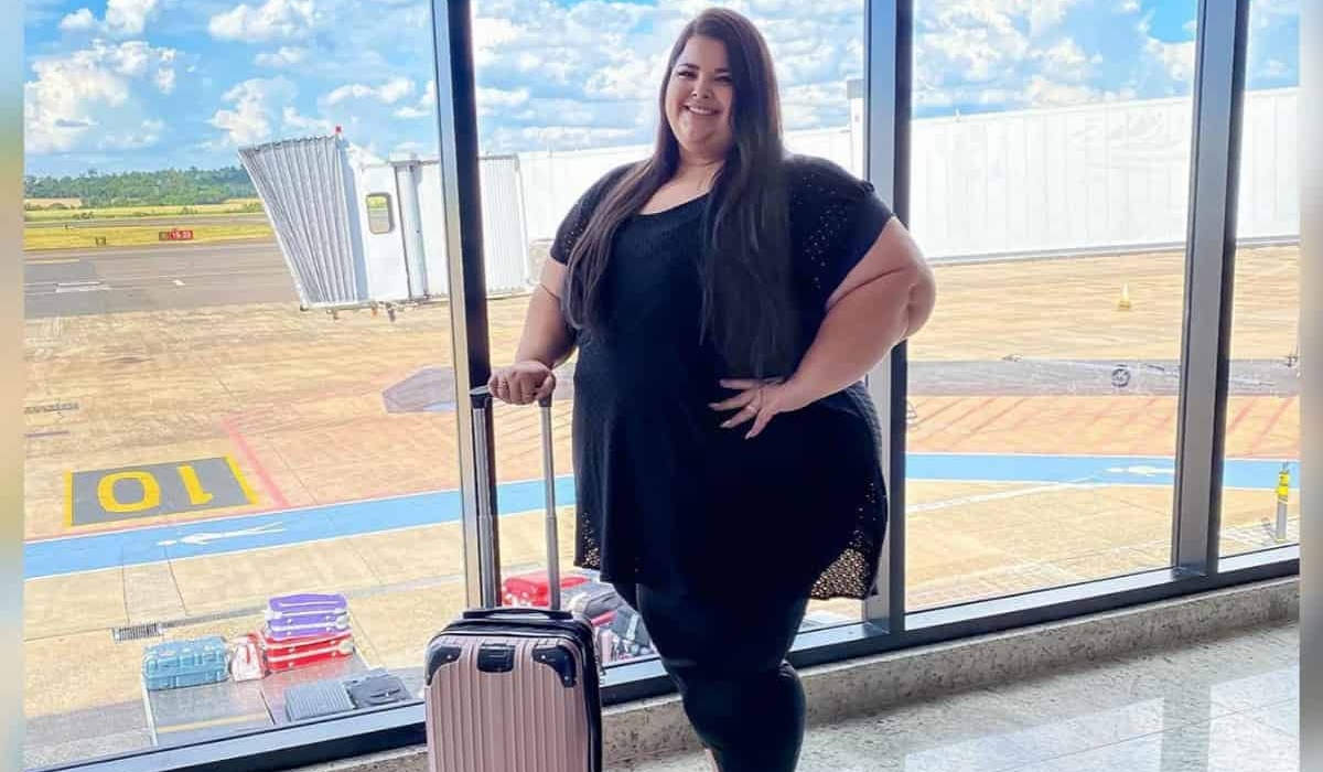 Qatar Airways ordered to pay plus-size model’s therapy after economy seat rejection
